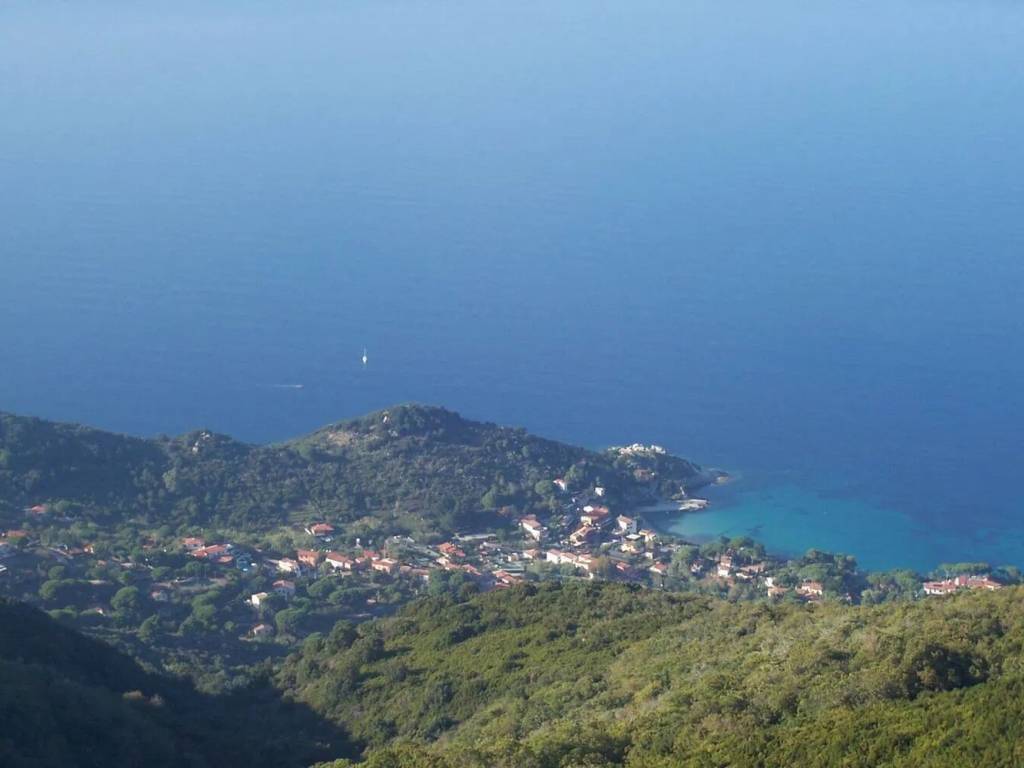 casa indipendente in vendita a Marciana