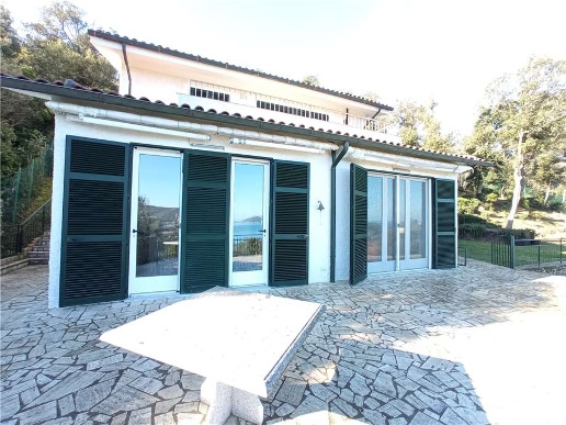 casa indipendente in vendita a Marciana