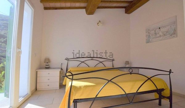 casa indipendente in vendita a Marciana