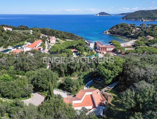 casa indipendente in vendita a Marciana