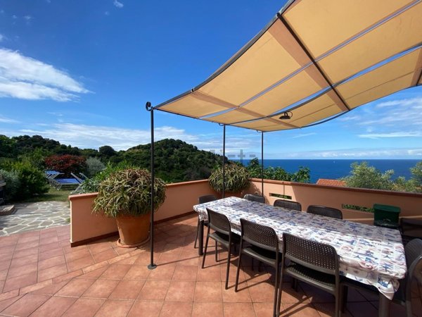 casa indipendente in vendita a Marciana