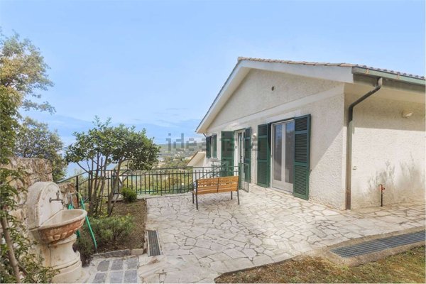 casa indipendente in vendita a Marciana