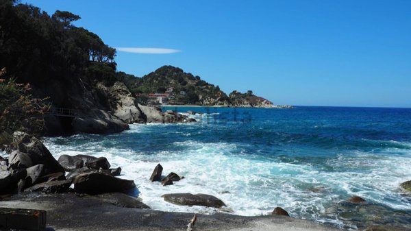 casa indipendente in vendita a Marciana