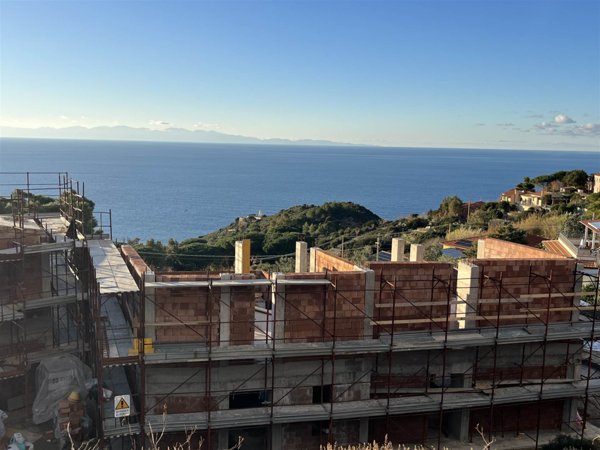 casa indipendente in vendita a Marciana