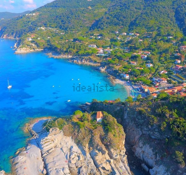 casa semindipendente in vendita a Marciana