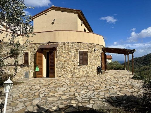 casa indipendente in vendita a Marciana