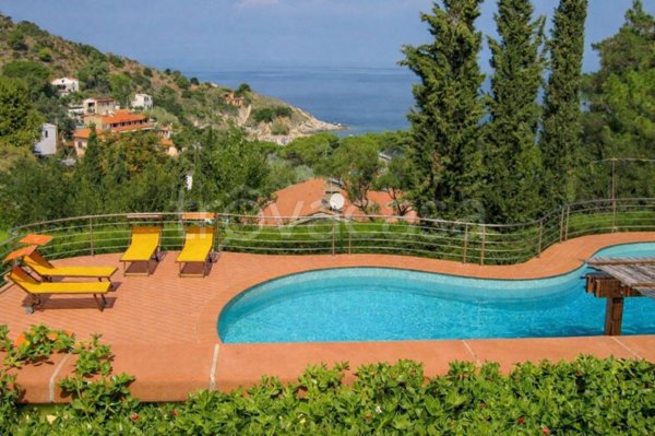 casa indipendente in vendita a Marciana