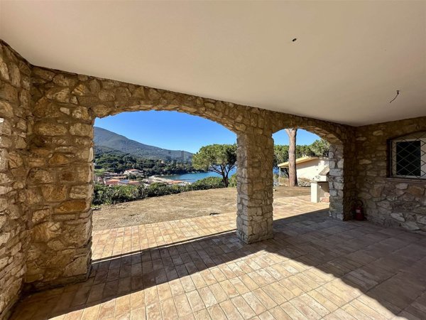 casa indipendente in vendita a Marciana