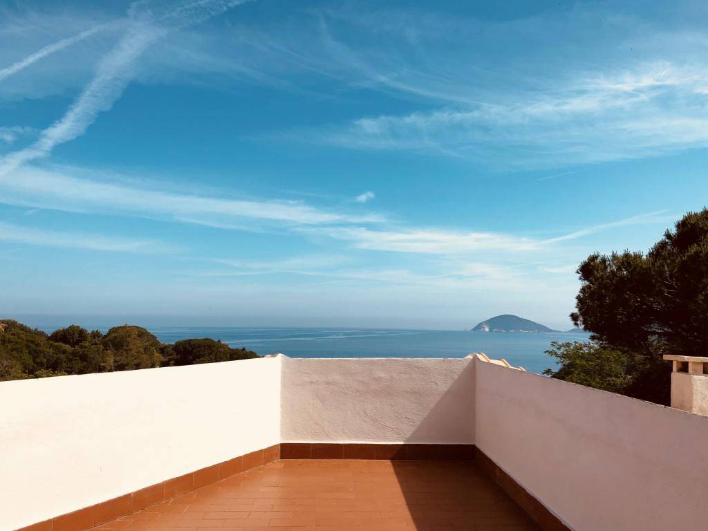 casa indipendente in vendita a Marciana