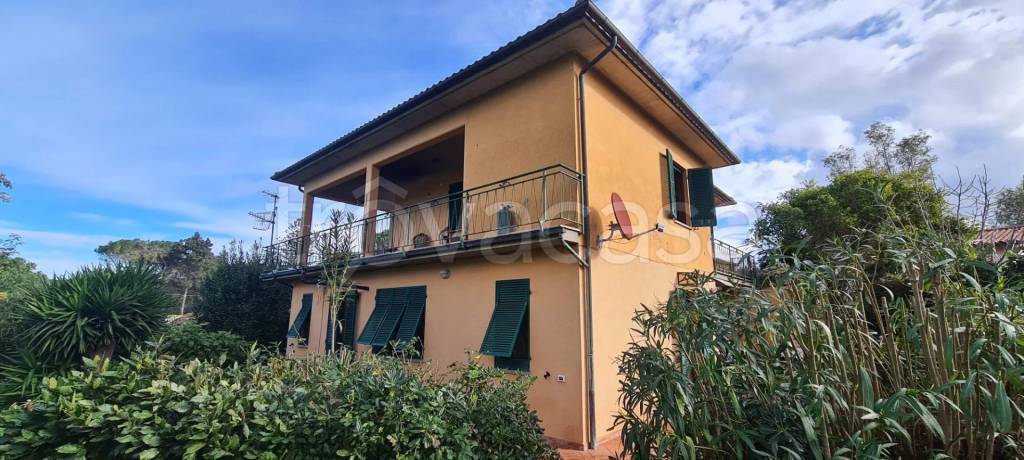casa indipendente in vendita a Marciana