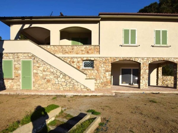 casa indipendente in vendita a Marciana