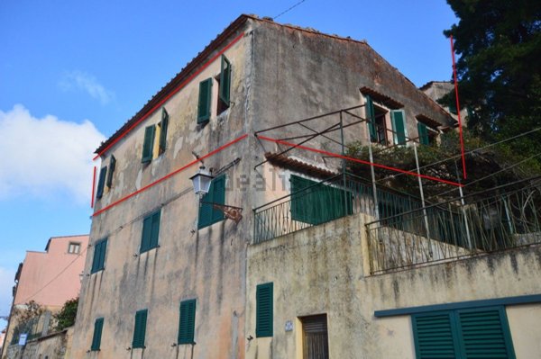 casa indipendente in vendita a Marciana