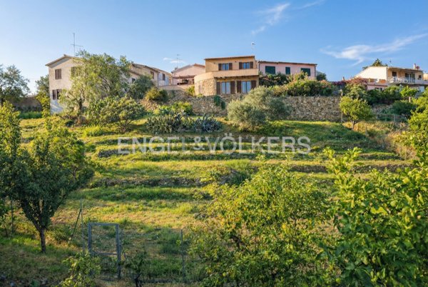 casa indipendente in vendita a Marciana