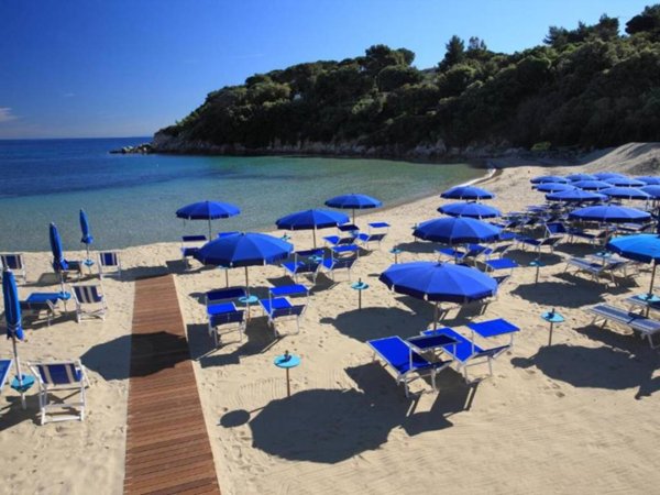 intera palazzina in vendita a Marciana