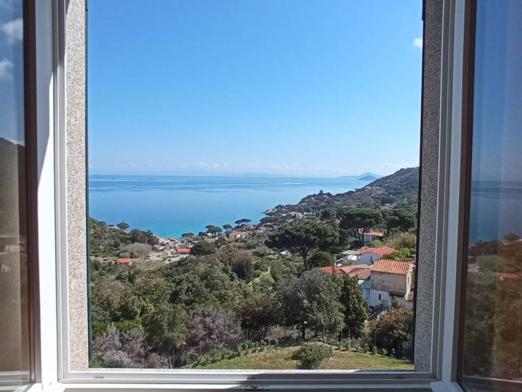 casa indipendente in vendita a Marciana