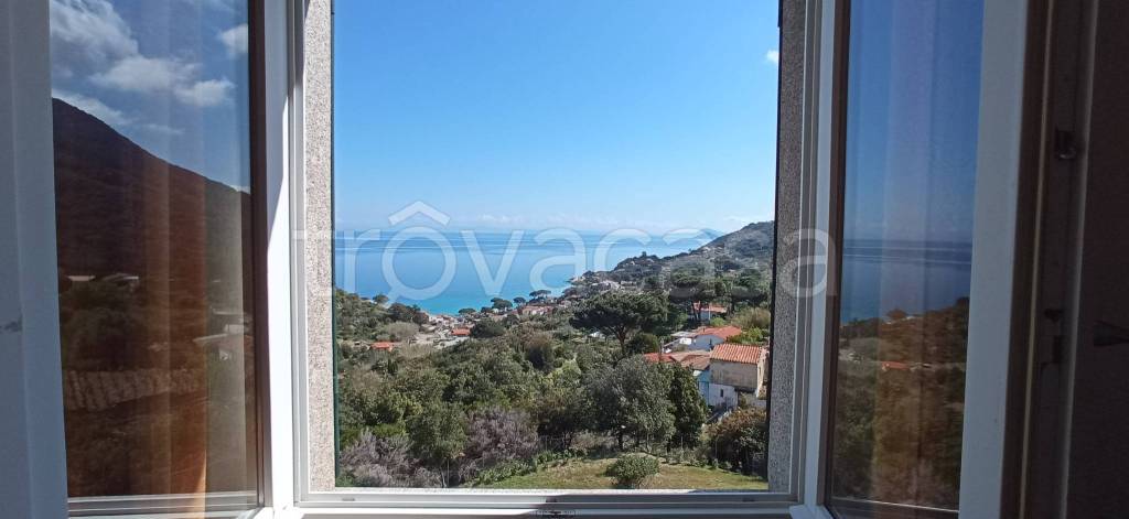 casa indipendente in vendita a Marciana