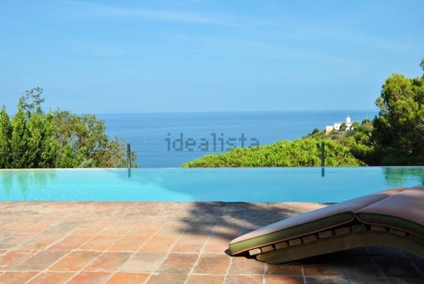 casa indipendente in vendita a Marciana