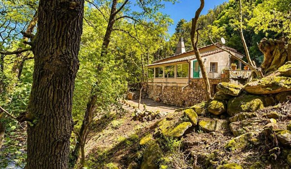 casa indipendente in vendita a Marciana