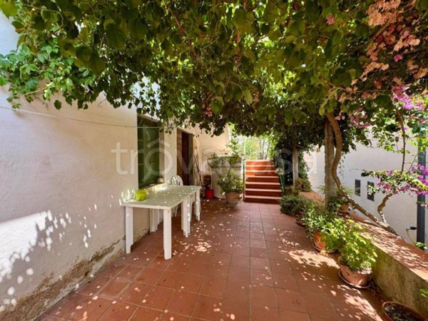 casa indipendente in vendita a Marciana