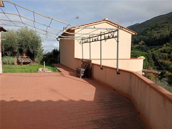 casa indipendente in vendita a Marciana
