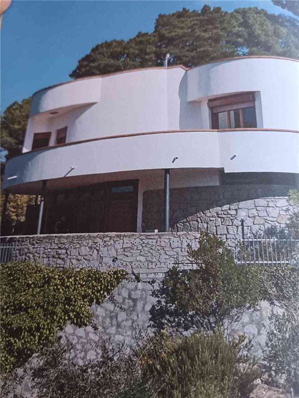 casa indipendente in vendita a Marciana