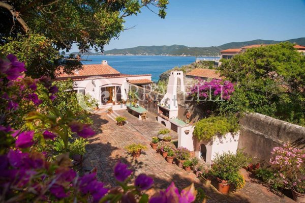 casa indipendente in vendita a Marciana Marina
