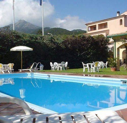 intera palazzina in vendita a Marciana Marina