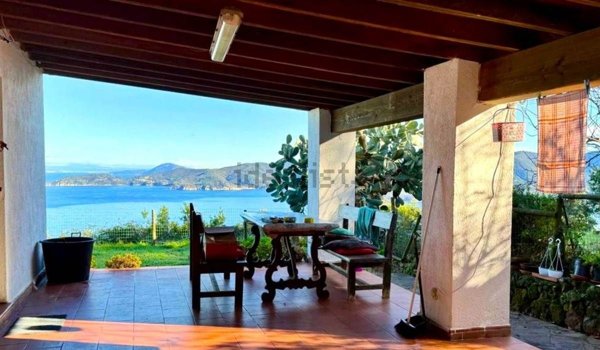 casa indipendente in vendita a Marciana Marina