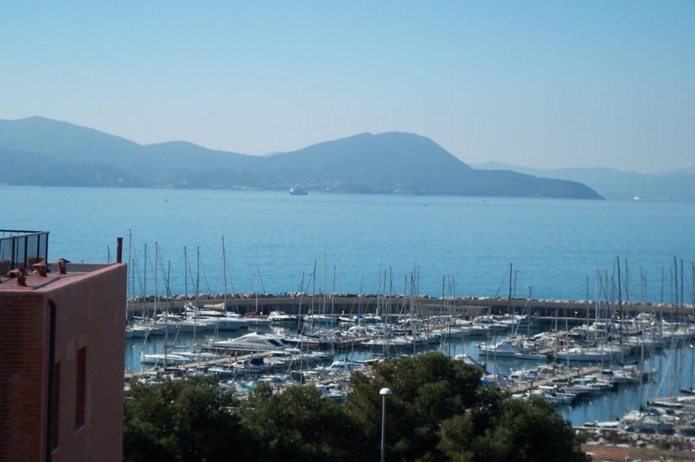 casa indipendente in vendita a Piombino