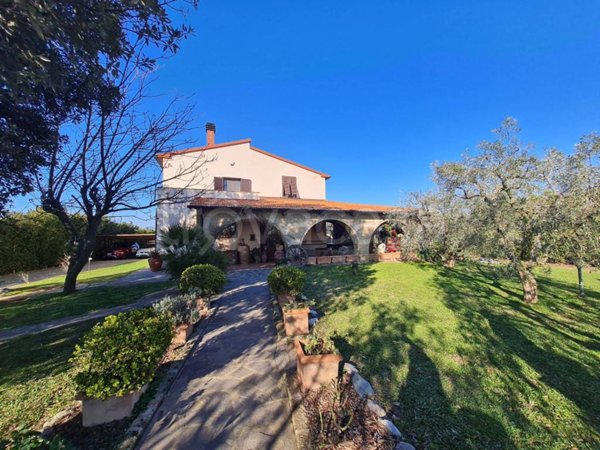 casa indipendente in vendita a Piombino in zona Baratti