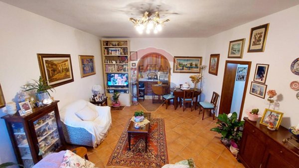 casa indipendente in vendita a Piombino