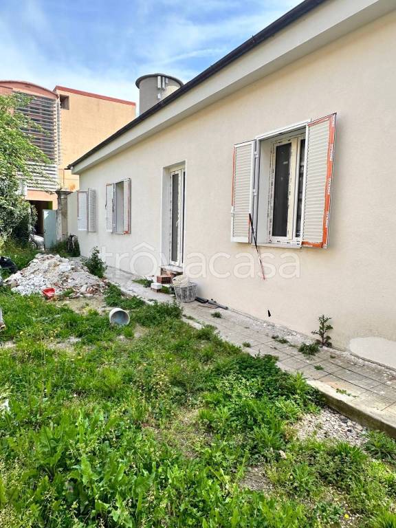 casa indipendente in vendita a Piombino in zona Fiorentina