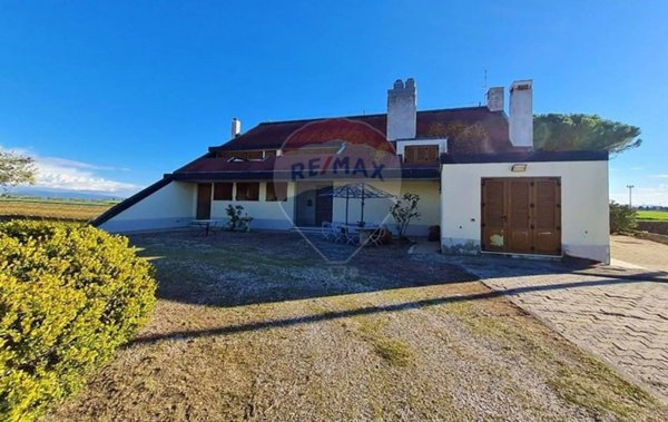 casa indipendente in vendita a Piombino