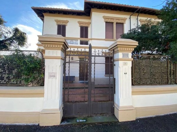 casa indipendente in vendita a Piombino