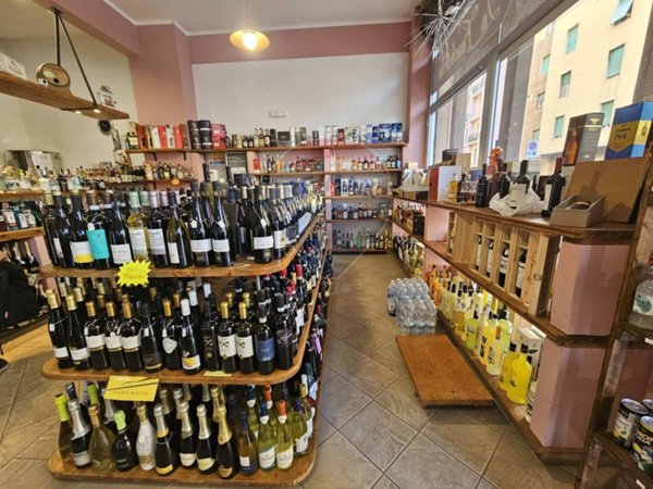 negozio in vendita a Piombino