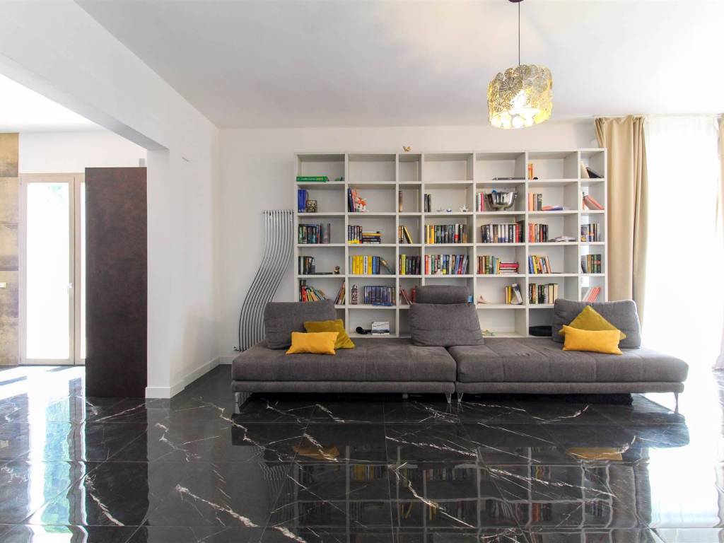 casa indipendente in vendita a Piombino