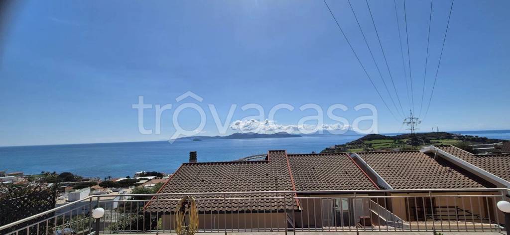 casa indipendente in vendita a Piombino