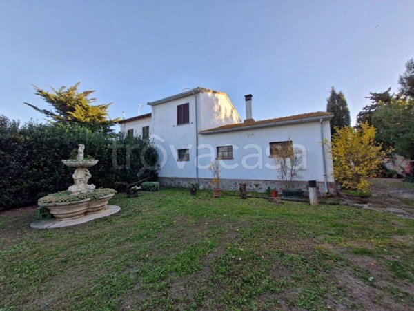 casa indipendente in vendita a Piombino