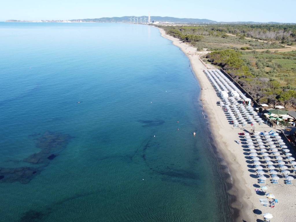 locale commerciale in vendita a Piombino