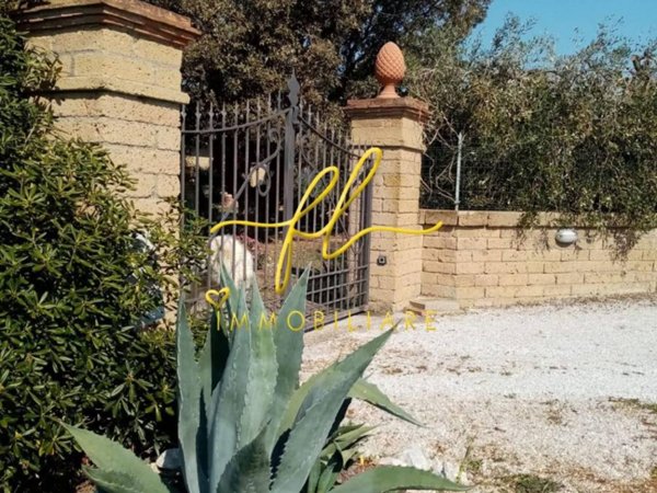 casa indipendente in vendita a Piombino