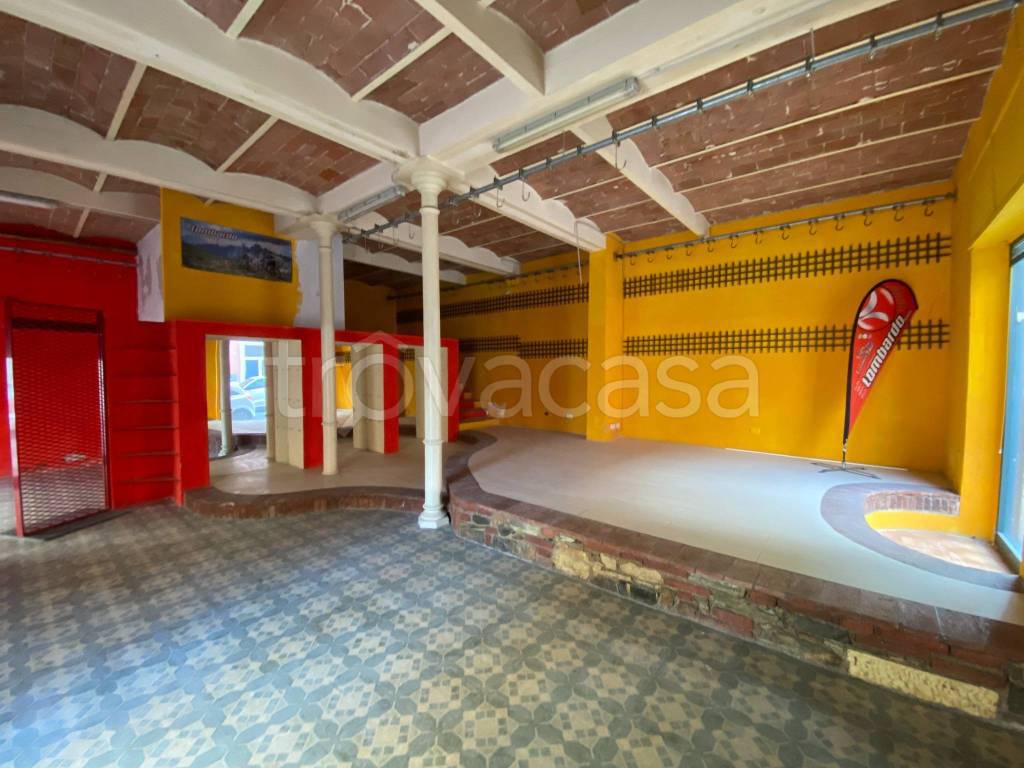 negozio in vendita a Piombino