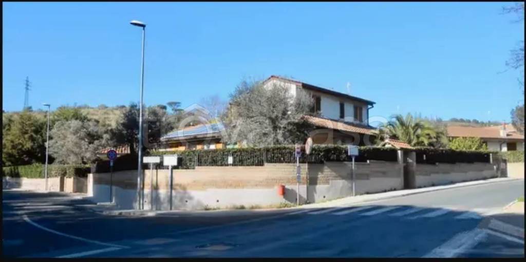 casa indipendente in vendita a Piombino