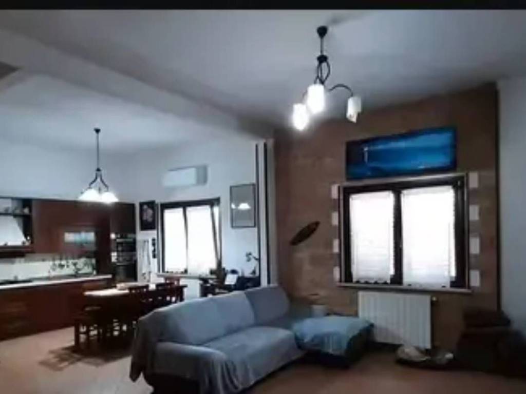 casa indipendente in vendita a Piombino