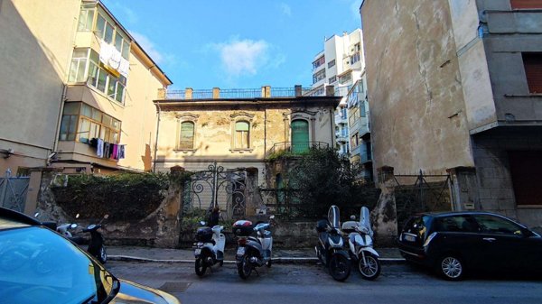 intera palazzina in vendita a Piombino