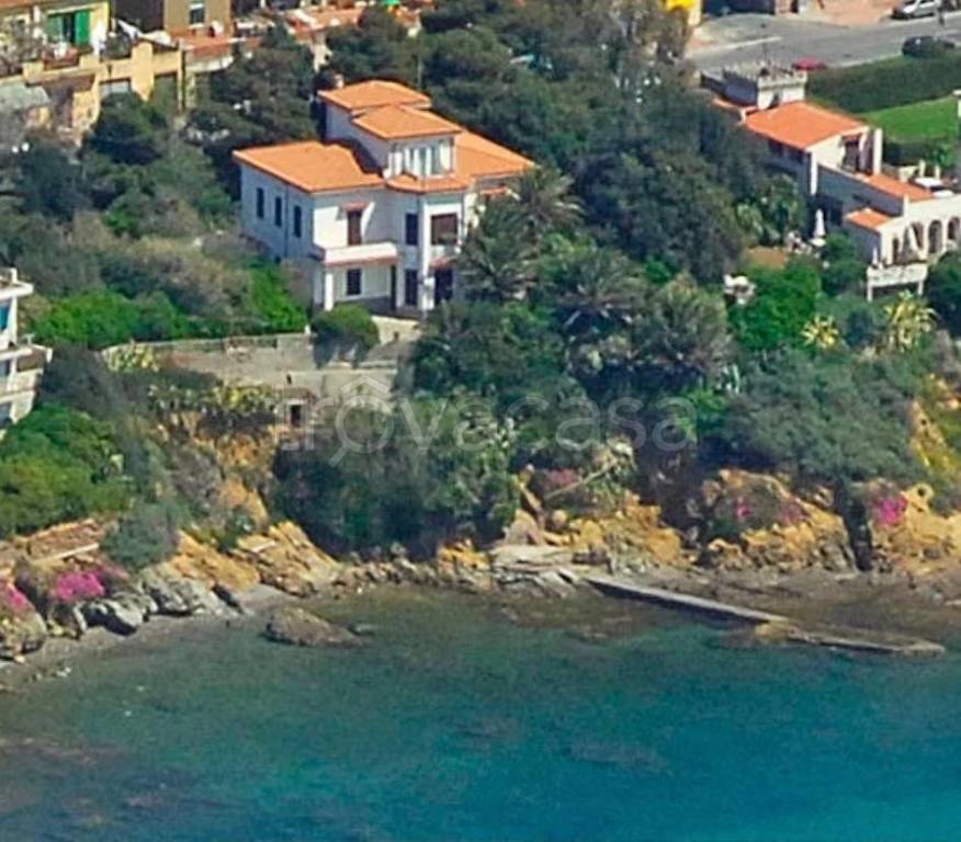 casa indipendente in vendita a Piombino