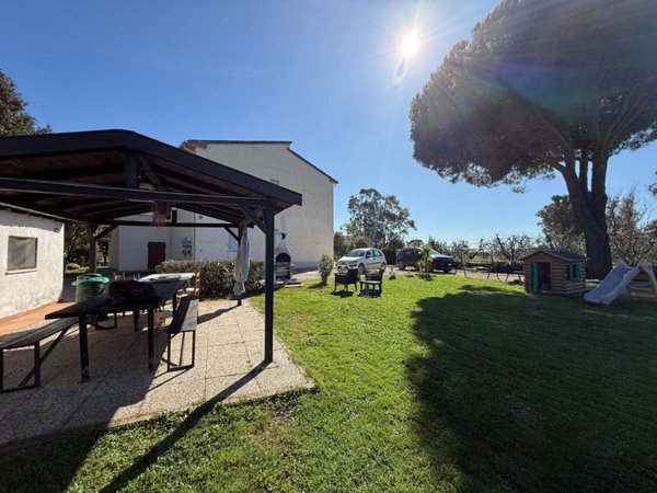 casa indipendente in vendita a Piombino
