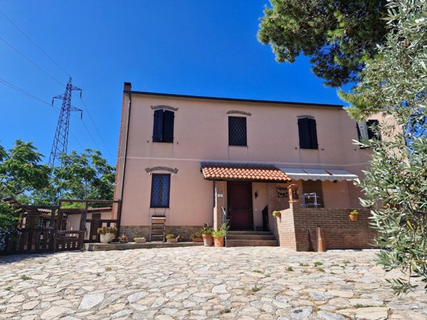 casa indipendente in vendita a Piombino