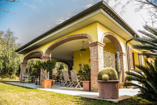 casa indipendente in vendita a Piombino in zona Baratti