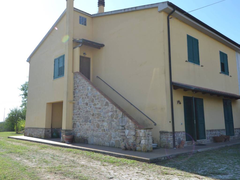 casa indipendente in vendita a Piombino