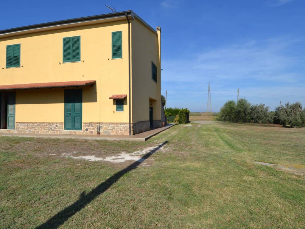 casa indipendente in vendita a Piombino